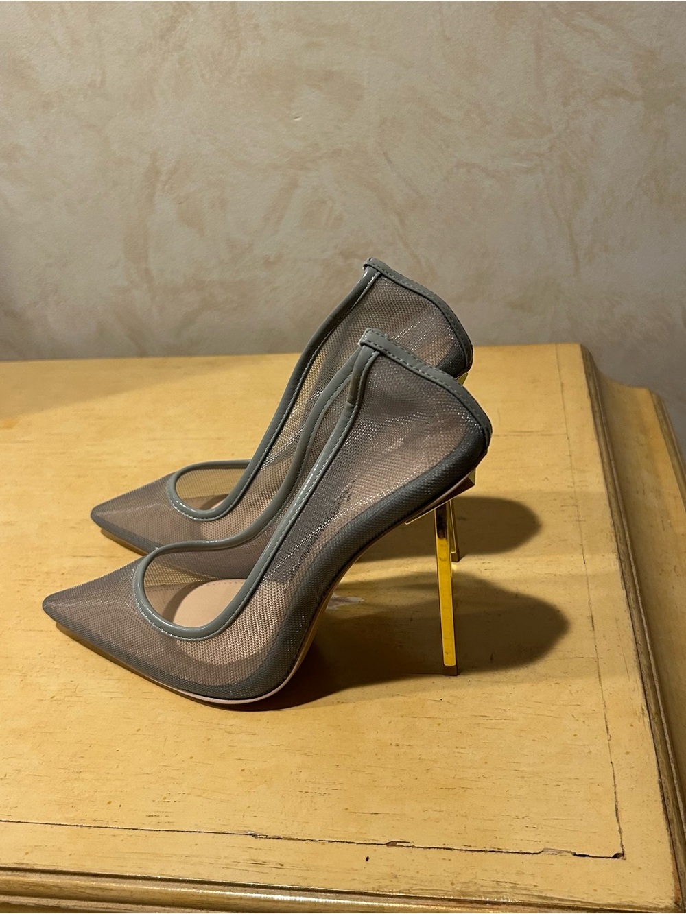 Jessica Rich sheer gray mesh stiletto heel in size 39